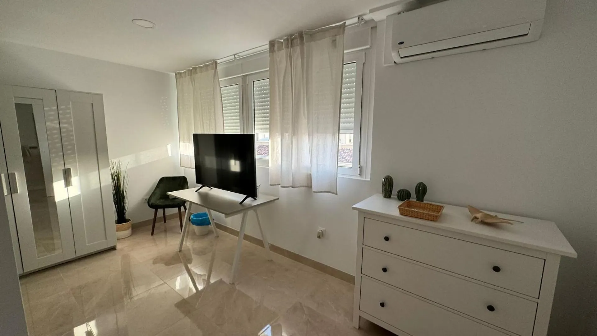 Tokyo Rooms Los Genoveses Habitacion Premium Con Bano Privado Almería 0*,  España